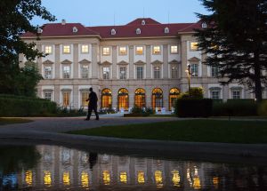 Palais-Evening-Shadows - Elisa Leitner - Austria